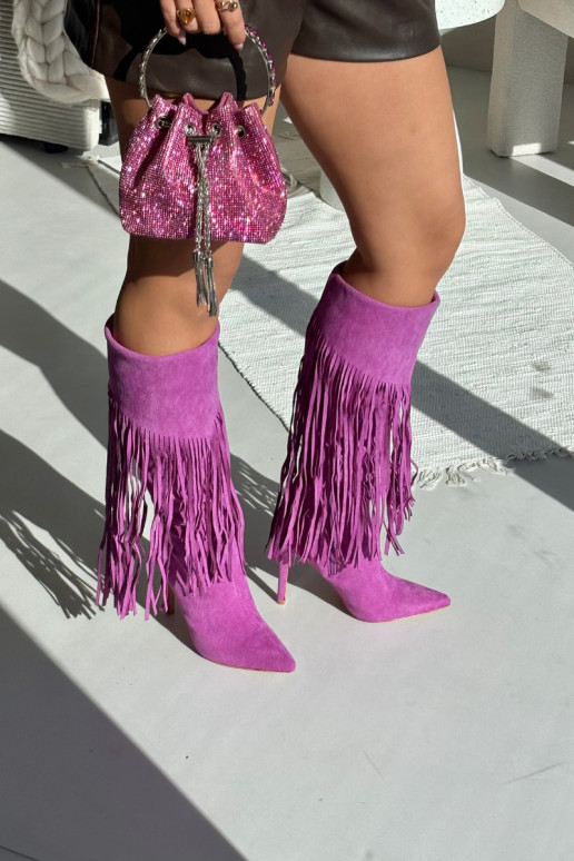 Botas femininas longas com saltos finos e franjas na cor violeta Isalune Botas femininas longas com saltos finos e franjas na cor violeta Isalune