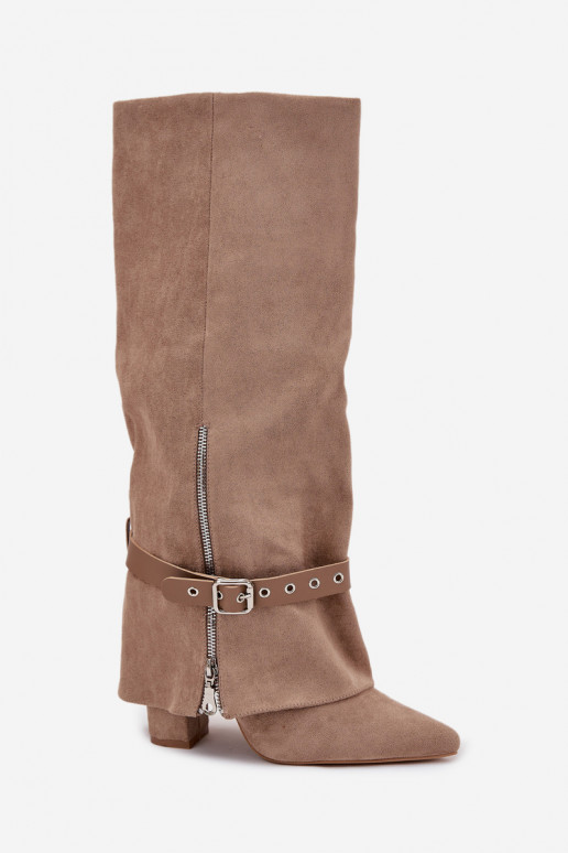 Bota feminina de cano longo slip-on com saltos e saltos decorados cor areia Jolivine