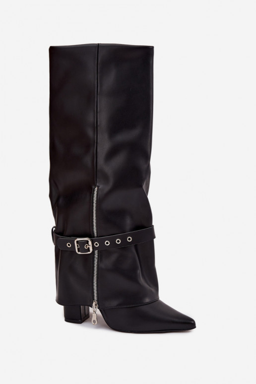 Bota feminina de cano longo slip-on com saltos e saltos decorados em couro ecológico cor preta Jolivine Bota feminina de cano longo slip-on com saltos e saltos decorados em couro ecológico cor preta Jolivine
