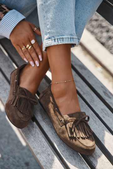 Mocassins femininos com franjas e laço na cor caqui "Olivianne"