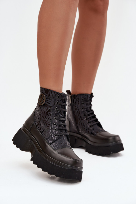 Pele Botas femininas com uma plataforma com escritos I Ozdobnym Detalem Artiker 57C2273 cor preta