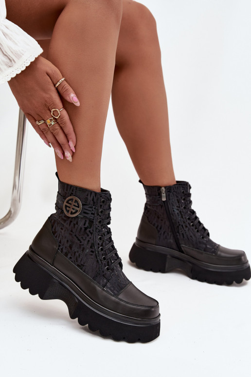 Pele Botas femininas com uma plataforma com escritos I Ozdobnym Detalem Artiker 57C2273 cor preta