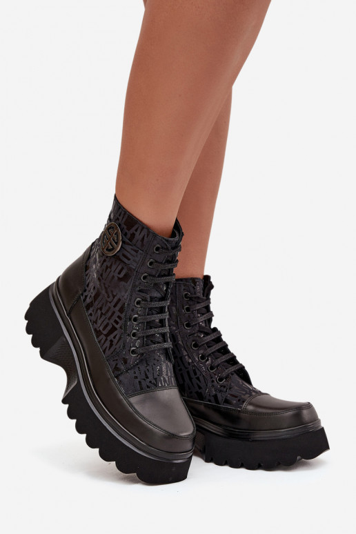 Pele Botas femininas com uma plataforma com escritos I Ozdobnym Detalem Artiker 57C2273 cor preta