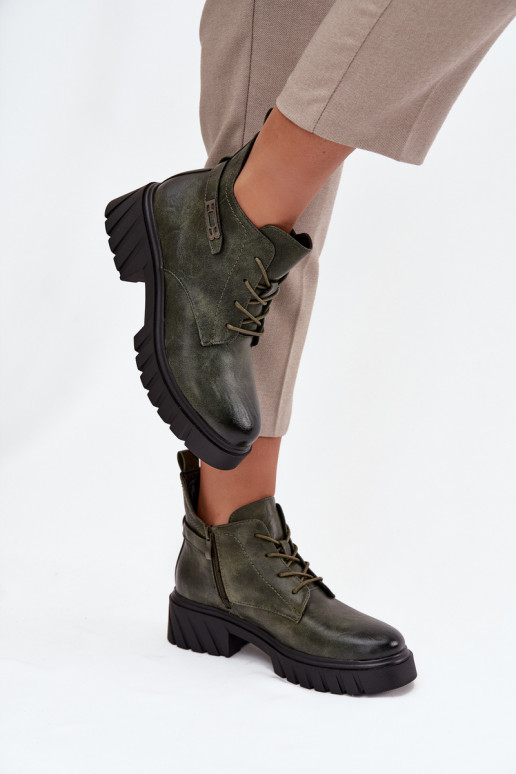 Baixo aquecimento Botas femininas Klocke com salto decorado cor cáqui Therisse Baixo aquecimento Botas femininas Klocke com salto decorado cor cáqui Therisse