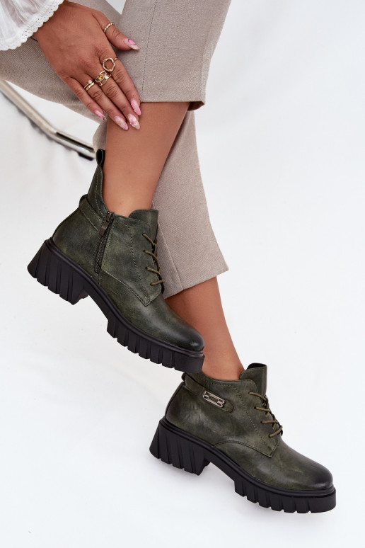 Baixo aquecimento Botas femininas Klocke com salto decorado cor cáqui Therisse Baixo aquecimento Botas femininas Klocke com salto decorado cor cáqui Therisse