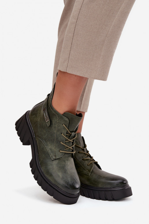Baixo aquecimento Botas femininas Klocke com salto decorado cor cáqui Therisse Baixo aquecimento Botas femininas Klocke com salto decorado cor cáqui Therisse