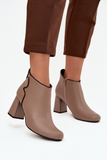 Pele Botas aquecimento com salto bege Ivessara 2