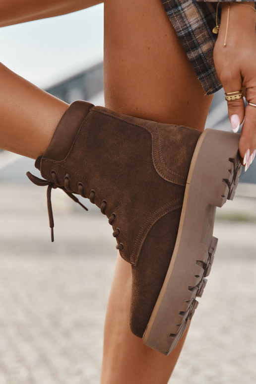 Botas femininas de camurça com cadarços Big Star SS274792 na cor marrom