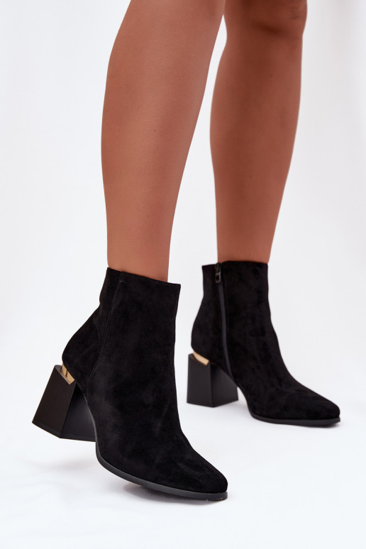 Bota feminina de cano curto forrada em suede ecológico cor preta Brivelle