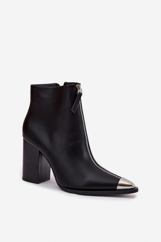 Botins femininos com zíper decorativo na cor preta "Niviane"