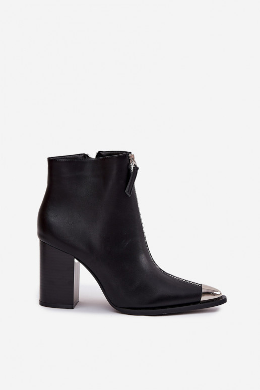 Botins femininos com zíper decorativo na cor preta "Niviane"