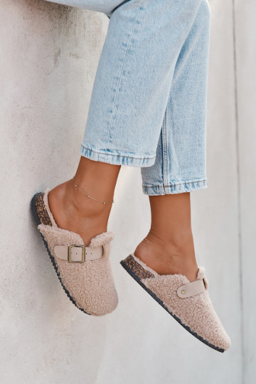 Chinelos femininas com pele "Typu Baranek", cor areia "Lorivine"