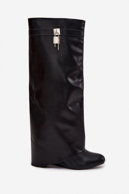 Botas femininos de cano alto com plataforma, tiras e detalhes prateados em couro ecológico preto Korivelle Botas femininos de cano alto com plataforma, tiras e detalhes prateados em couro ecológico preto Korivelle