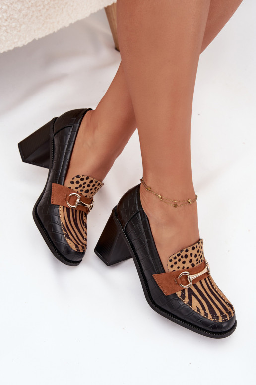 Sapatos de salto alto femininos com estampado e detalhes dourados, cores preta e areia, Novella Sapatos de salto alto femininos com estampado e detalhes dourados, cores preta e areia, Novella