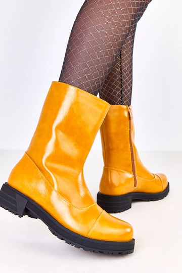 Pomarańczowe botki damskie...