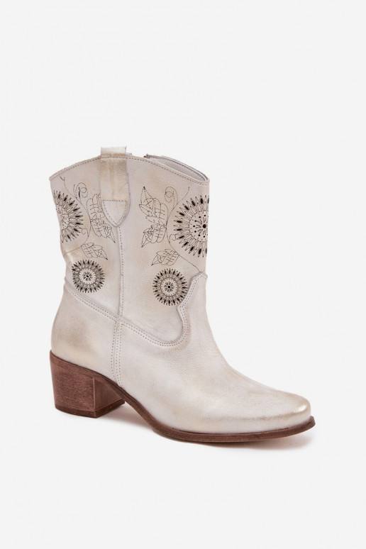 de camurça Pele Botas femininas com elementos abertos com salto Zazoo 3844 cor dourada Przecierany