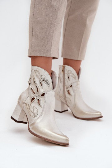 Pele com elementos abertos Botas femininas Zazoo 3647 cor dourada Przecierany
