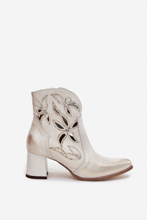 Pele com elementos abertos Botas femininas Zazoo 3647 cor dourada Przecierany