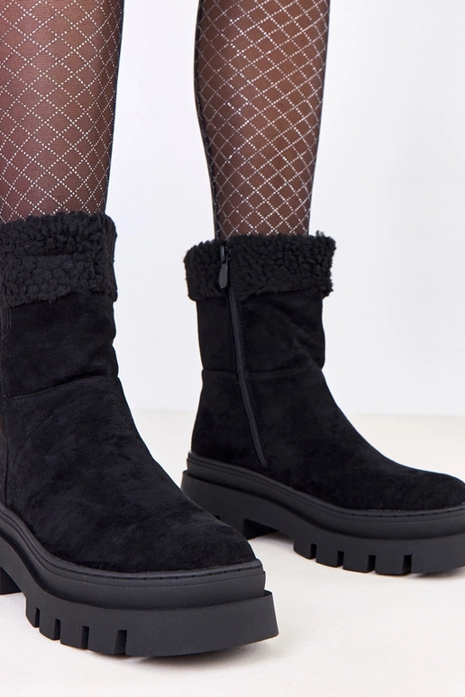 Czarne botki z futerkiem na masywnej... Czarne botki z futerkiem na masywnej...
