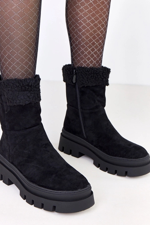 Czarne botki z futerkiem na masywnej... Czarne botki z futerkiem na masywnej...