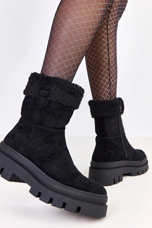 Czarne botki z futerkiem na masywnej... Czarne botki z futerkiem na masywnej...
