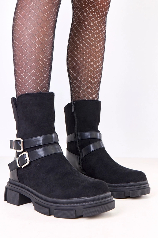 Czarne botki ocieplane zdobione... Czarne botki ocieplane zdobione...