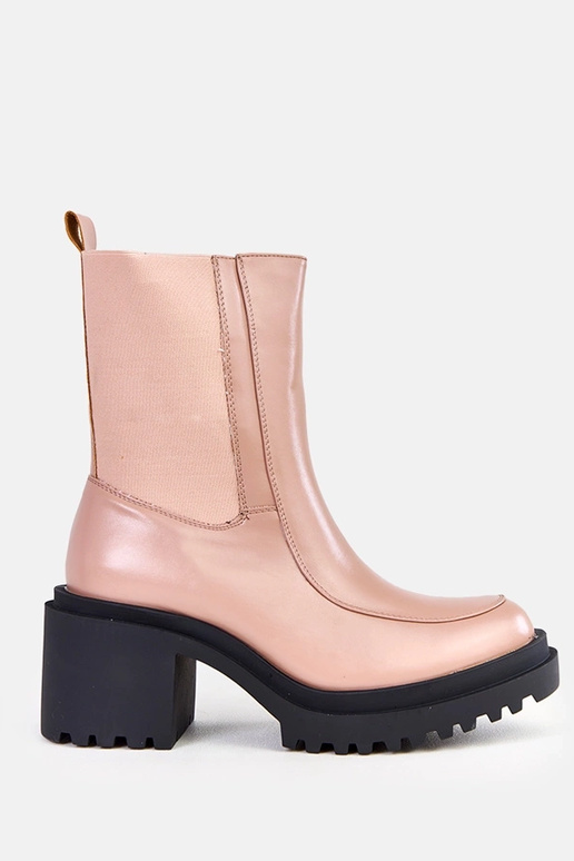 Beżowe botki na słupku z elastyczną... Beżowe botki na słupku z elastyczną...