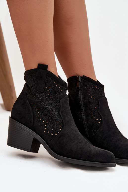 Botas femininas com elementos abertos com salto S.Barski HY52-529 cor preta Botas femininas com elementos abertos com salto S.Barski HY52-529 cor preta