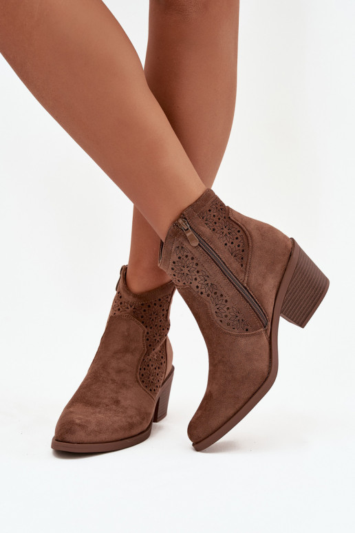 Botas femininas com elementos abertos com salto S.Barski HY52-529 cor marrom Botas femininas com elementos abertos com salto S.Barski HY52-529 cor marrom