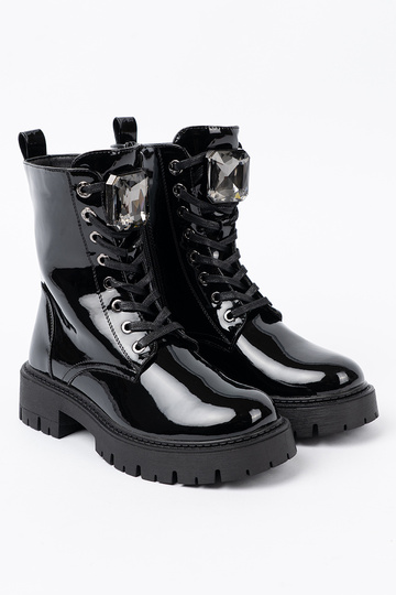 com efeito verniz amarrado Sapatos femininos cor preta