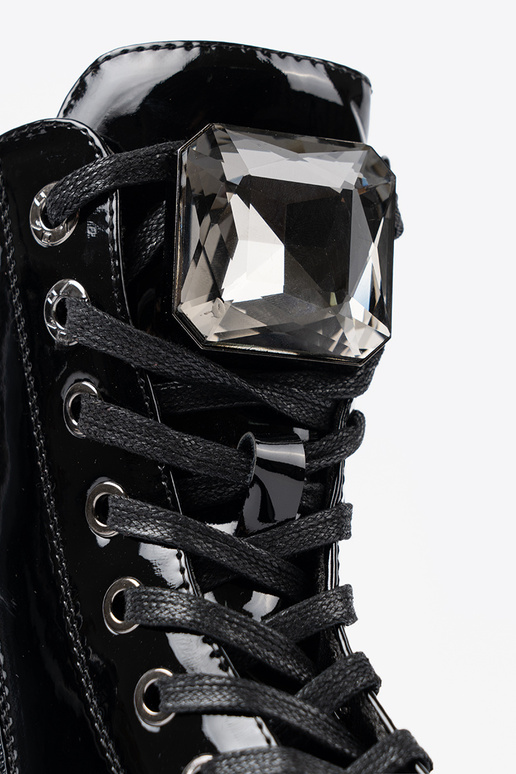 com efeito verniz amarrado Sapatos femininos cor preta com efeito verniz amarrado Sapatos femininos cor preta