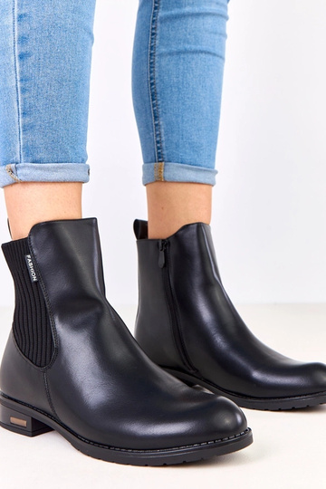 Botas pretas de cano curto com sola plana e elástico, Gres