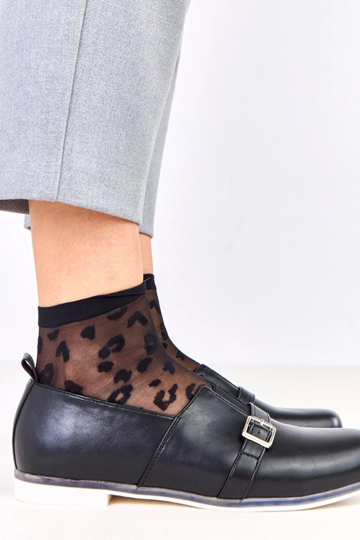 Botas femininas de cano curto pretas...