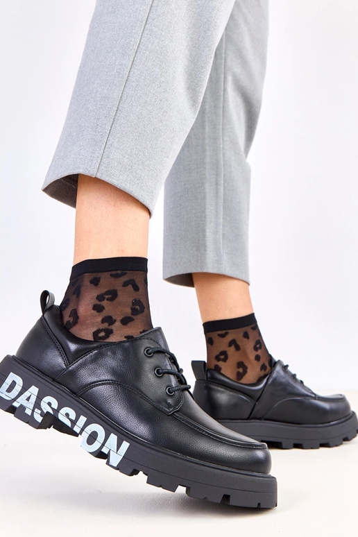 Boinas pretas femininas com padrão na...