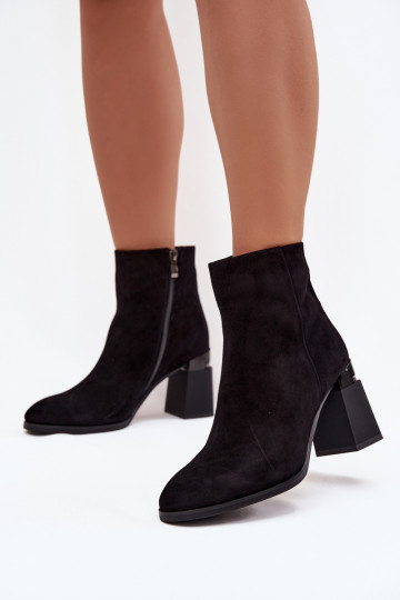 Botas de cano curto femininas de camurça natural com salto forradas D&A CR52-718 na cor preta