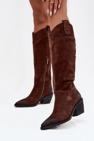 Botas de cano alto femininas estilo cowboy com salto de camurça natural Artiker 57C0230 na cor marrom 2