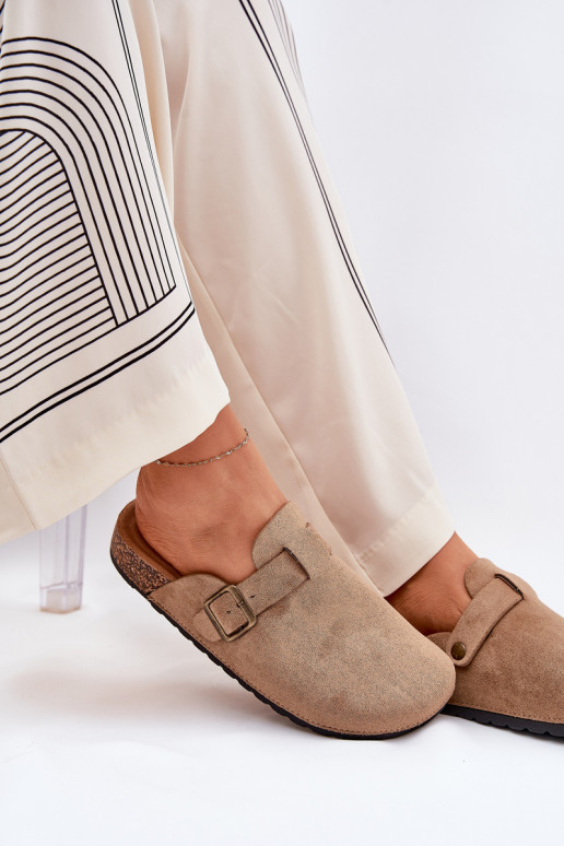 Chinelos Tamancos Feminino i com uma plataforma com fivelas cor cáqui Selio