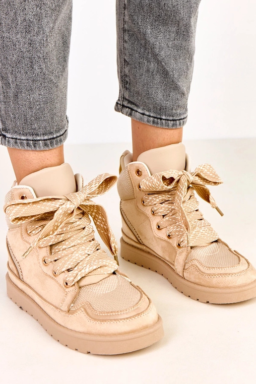 Tênis esportivos altos bege com...