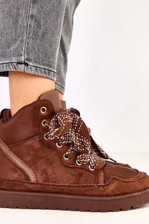 Tênis esportivos altos marrons com...