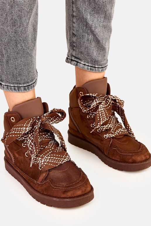 Tênis esportivos altos marrons com...