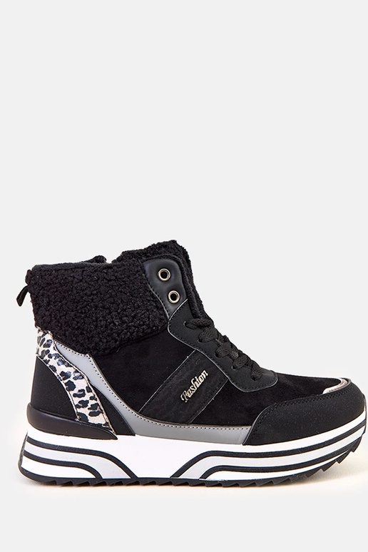 Tênis esportivos altos e quentes...