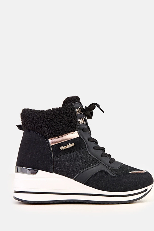 Tênis esportivos altos e quentes...