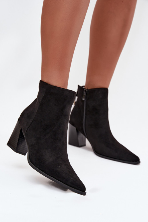 Botas femininas com detalhes elegantes cor preta Halisse