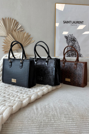 Bolsa com padrão em relevo NOBO BAG6150-020 preta 2