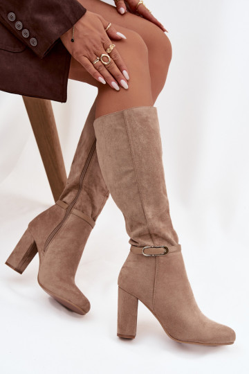 botas femininas com salto com fivelas douradas aquecimento bege Seraphine