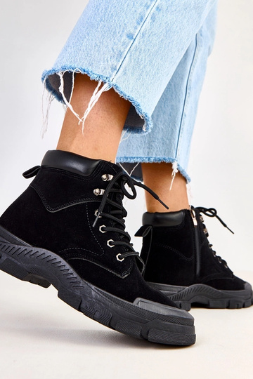 Botins femininos de camurça...