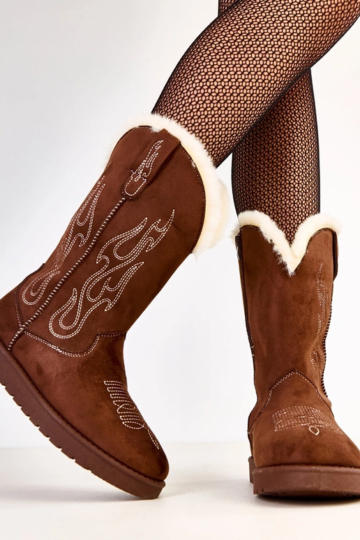 Botas de neve marrons com bordado no... Botas de neve marrons com bordado no...