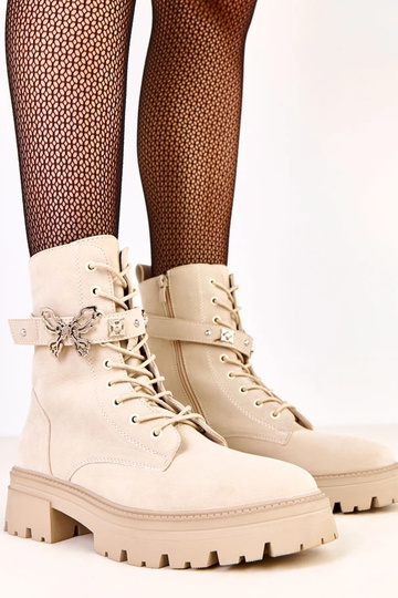 Botas de cano alto bege com borboleta na fita decorativa Lelita