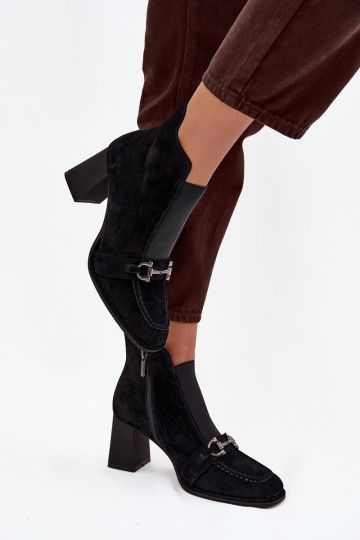 Botas femininasHabilitadoturalnego de camurçau com salto Artiker 57C0124 cor preta