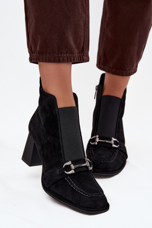 Botas femininasHabilitadoturalnego de camurçau com salto Artiker 57C0124 cor preta